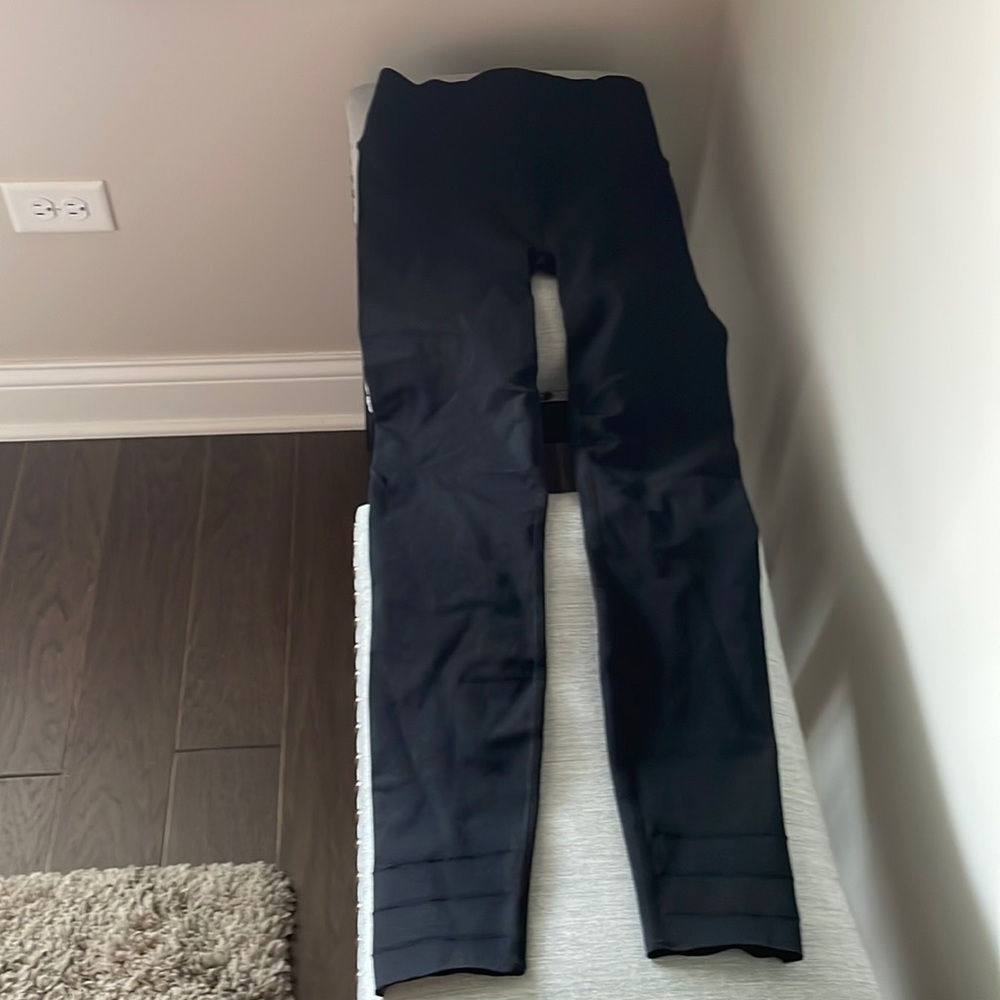 Fabletics sculpknit leggings nwot sz L